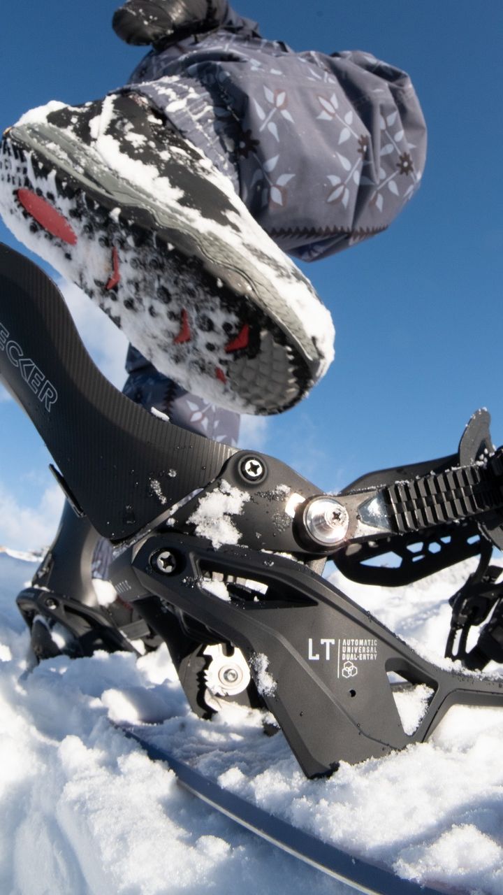 Die neue Nidecker Supermatic LT ist da: leichter, steifer und reaktionsschneller als die OG, für maximale Performance bei jedem Run.⁠
Kick, Click, Go!