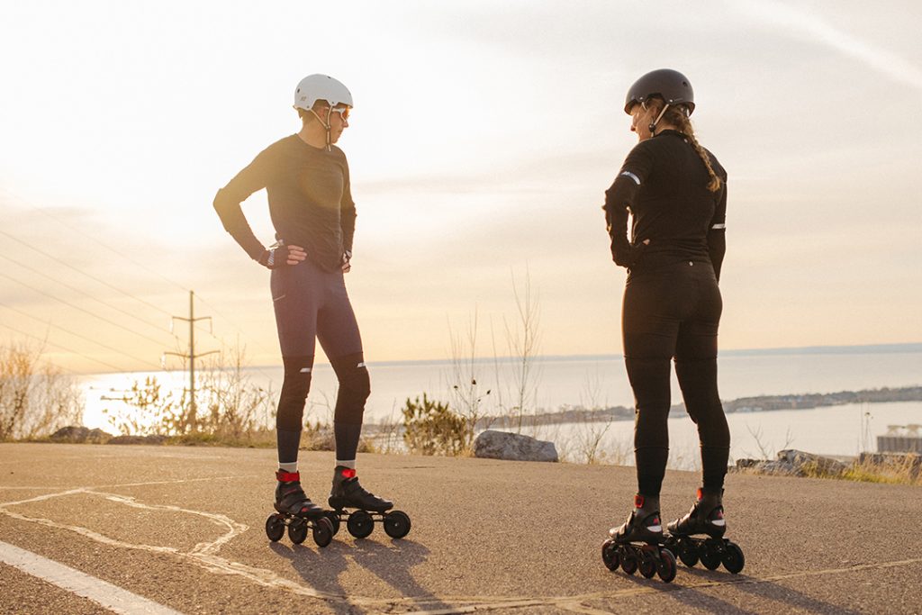 K2 Redline Skates bei einer Trainingsfahrt im Sonnenuntergang