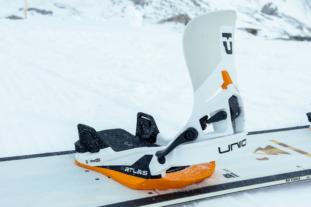 ATLAS STEP ON® HIGHBACK EASY IN, EASY OUT