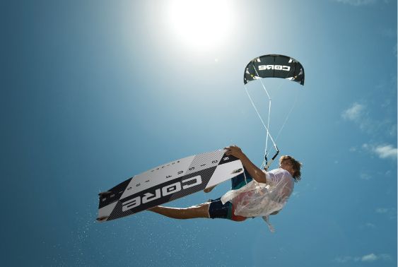 Kitesurfing